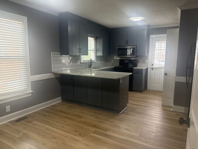 Foto del edificio - 3807 Chase Rd NW
