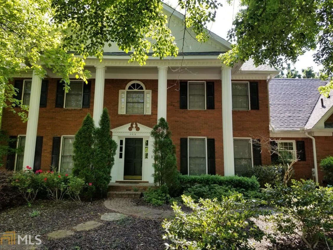 Foto principal - 3010 Shallowford Park Manor