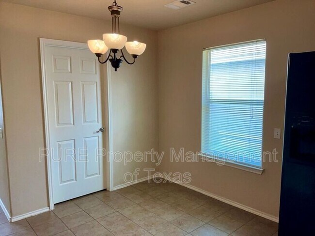 Building Photo - 7505 Cedar Edge Dr