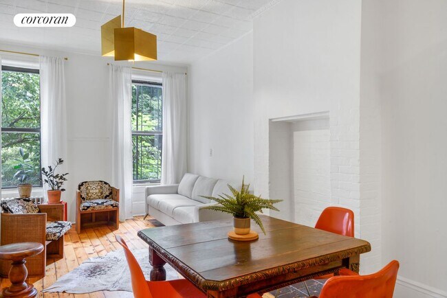 Foto del edificio - 298 St Marks Ave