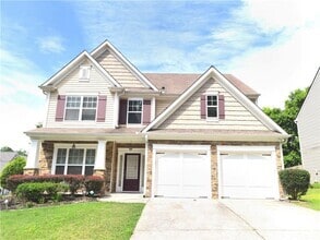 Building Photo - 2430 Woodford Ln NE