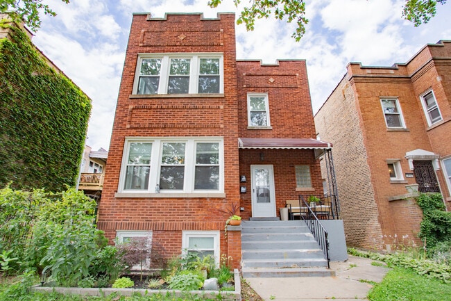 Building Photo - 2906 N Harding Ave
