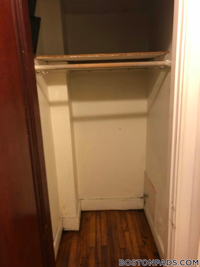 Building Photo - 63 Fellsway W