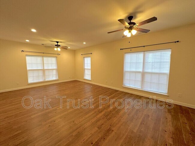 Foto del edificio - 734 E Butternut Rd