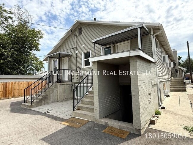 Building Photo - 3708 McCall St E