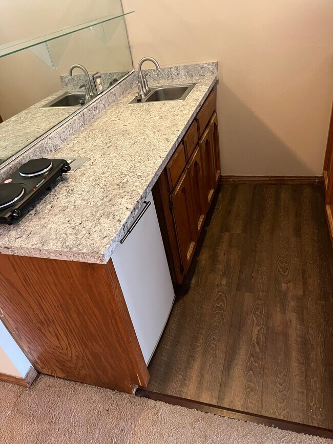 Foto del edificio - 17200 Newhope St