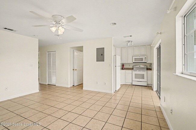 Building Photo - 255 W Towne Pl