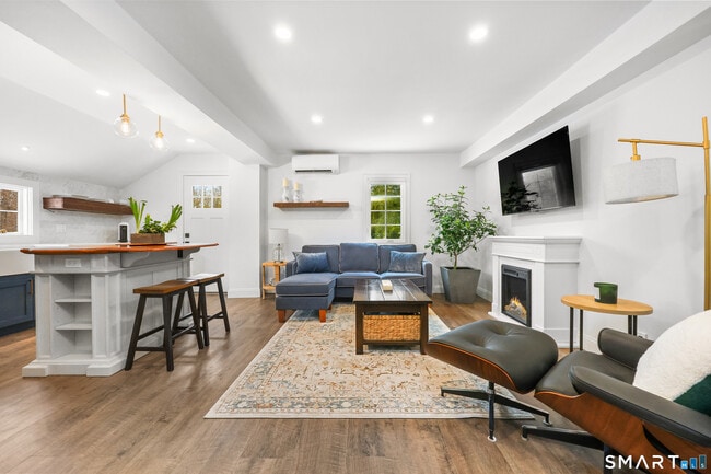 Building Photo - 167 North Ave