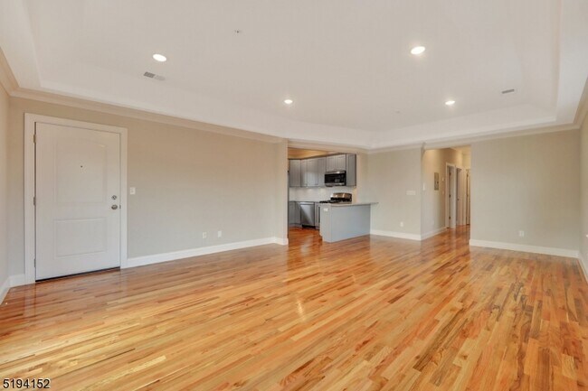 Building Photo - 159 Ivy St