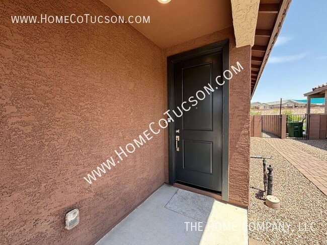 Building Photo - 5560 W Tumacacori Trl