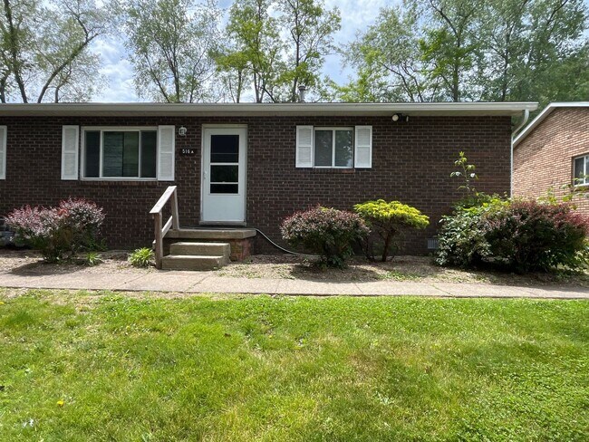 Building Photo - 516 9th Ave
