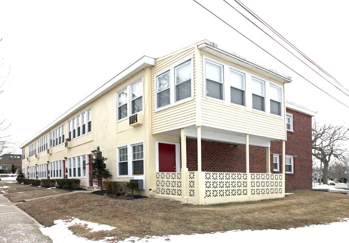 Franklin Arms Apartments in Asbury Park, NJ