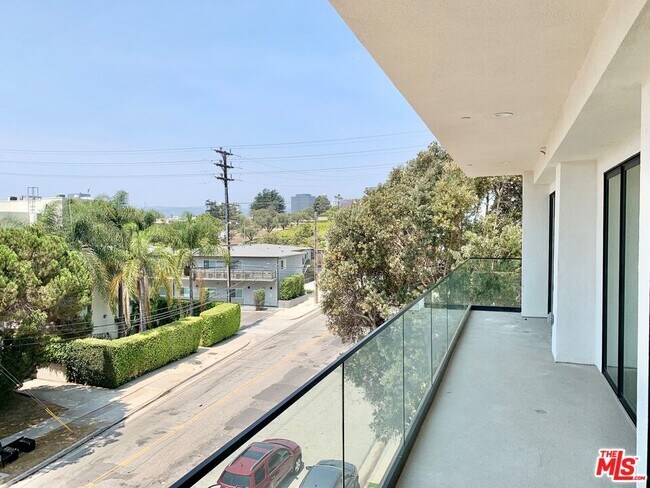 Foto del edificio - 1822 Overland Ave