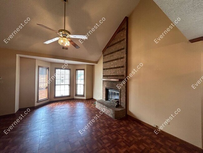 Building Photo - 5966 Mapletree Cove