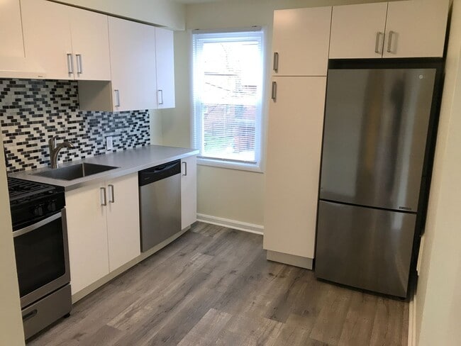 Building Photo - 2BR Apartment now available!