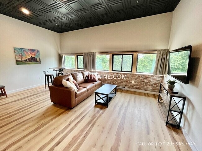 Building Photo - 113 N Lancey St