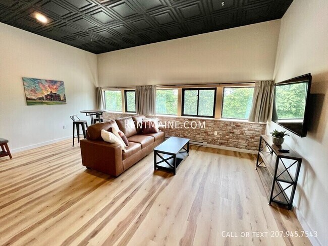 Building Photo - 113 N Lancey St