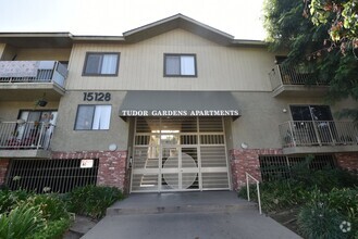 Building Photo - 15128-44 Burbank Boulevard