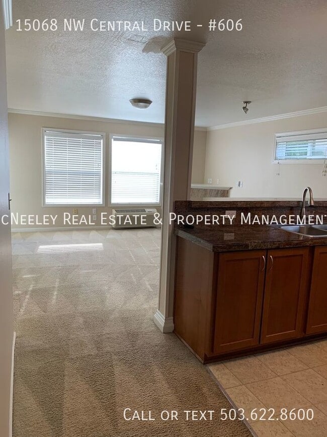 Building Photo - 2 BR CONDO ON MAIN LEVEL IN CENTRAL PARC B...