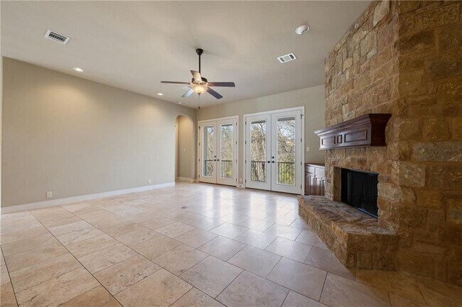 Building Photo - 1 Chandon Ln