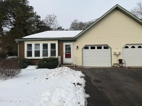 Building Photo - 8A Canton Dr