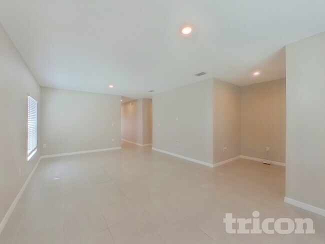 Foto del edificio - 220 Garnet Ave