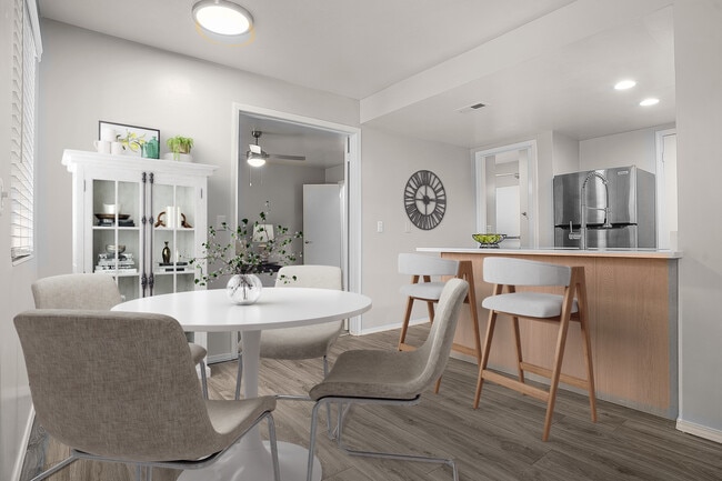 Renovated - Lakeside Village UT