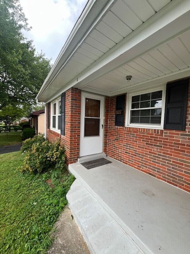 Foto del edificio - 2160 Winterberry Dr
