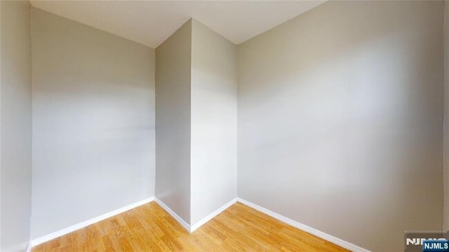 Foto del edificio - 277 2nd St