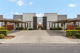 Building Photo - 15 West Dr