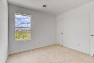 Building Photo - 390 LUCIA Way