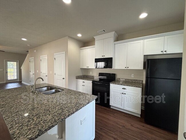 Foto del edificio - 404 Joiner Cir