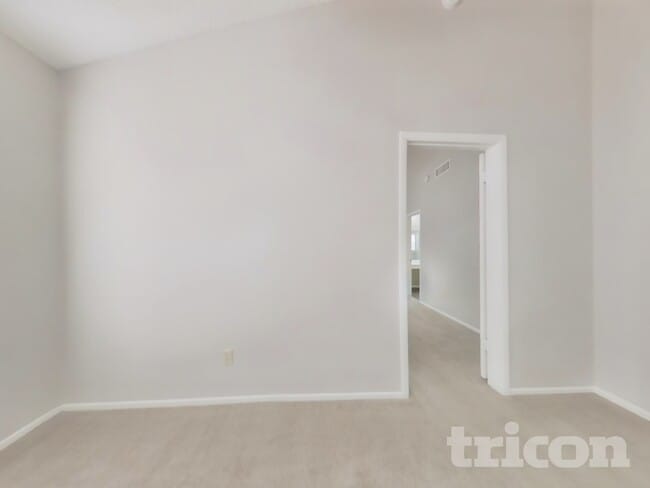 Building Photo - 9607 N 88th Dr