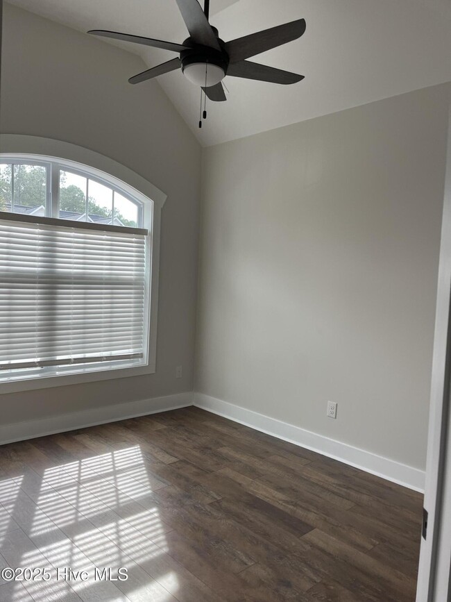 Foto del edificio - 604 Creekway Cir SE