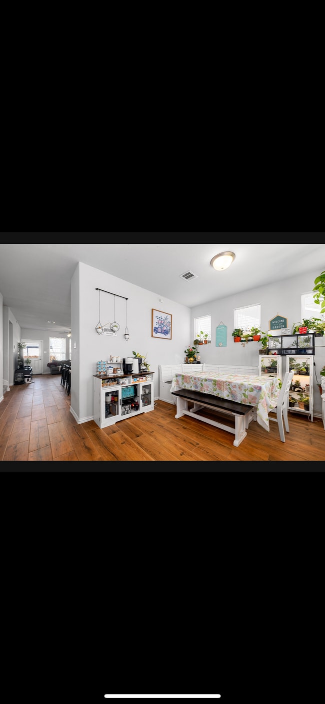 Building Photo - 13342 Pecan Trails Dr