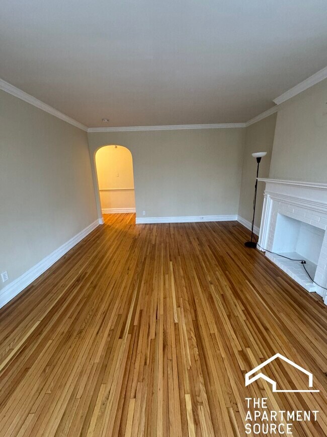 Foto del edificio - 2221 W Arthur Ave