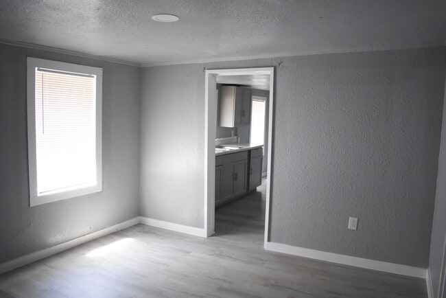 Building Photo - 1709 Boney St