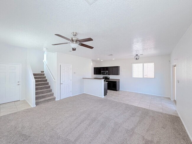 Foto del edificio - 8323 Groundsel Rd NW