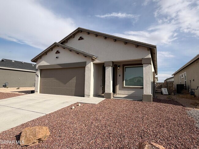 Foto del edificio - 14343 Armando Silva Dr