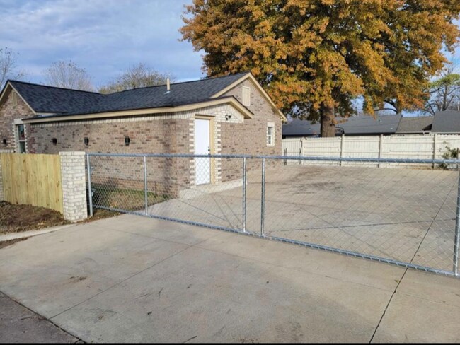 Foto del edificio - 600 E Prairie View Rd