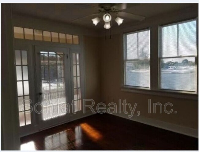 Foto del edificio - 307 Virginia St