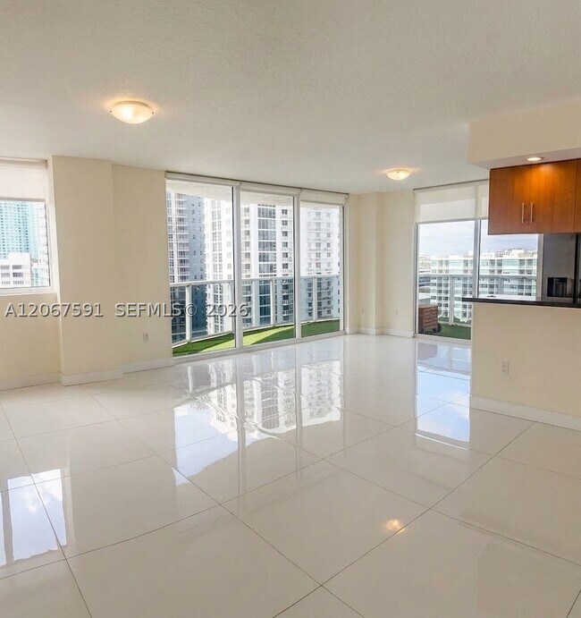 Foto del edificio - 601 NE 23rd St