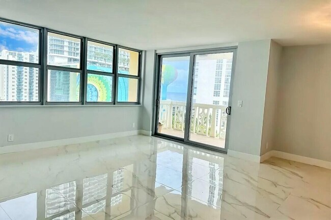 Foto del edificio - 1825 S Ocean Dr