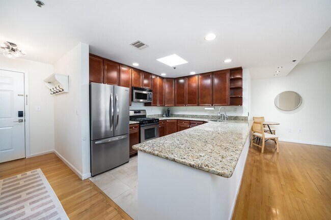 Foto del edificio - 515 Gregory Ave