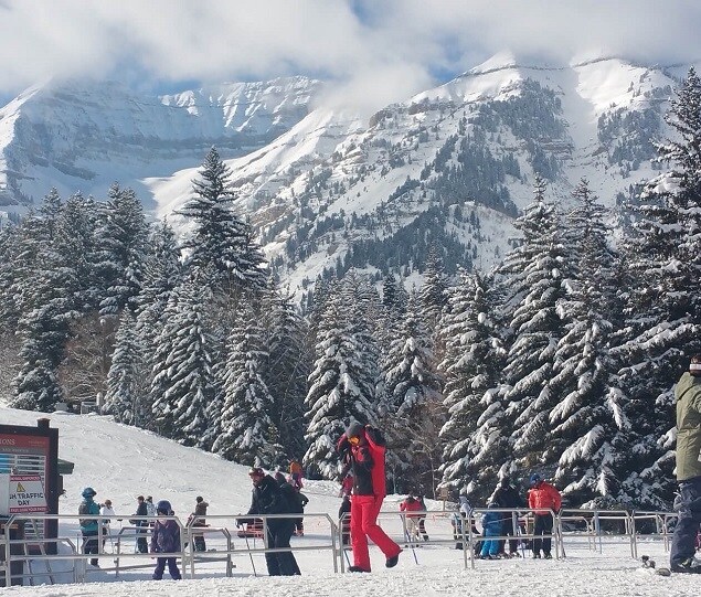 Students enjoy skiing in Provo