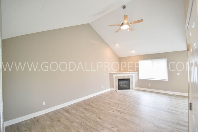 Building Photo - 3 BDRM 2.5 Bath finished basement fenced b...