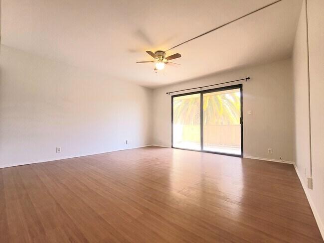 large master bedroom with balcony - 1000 Central Ave