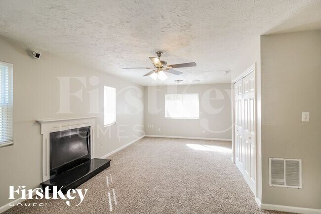 Building Photo - 908 3rd St