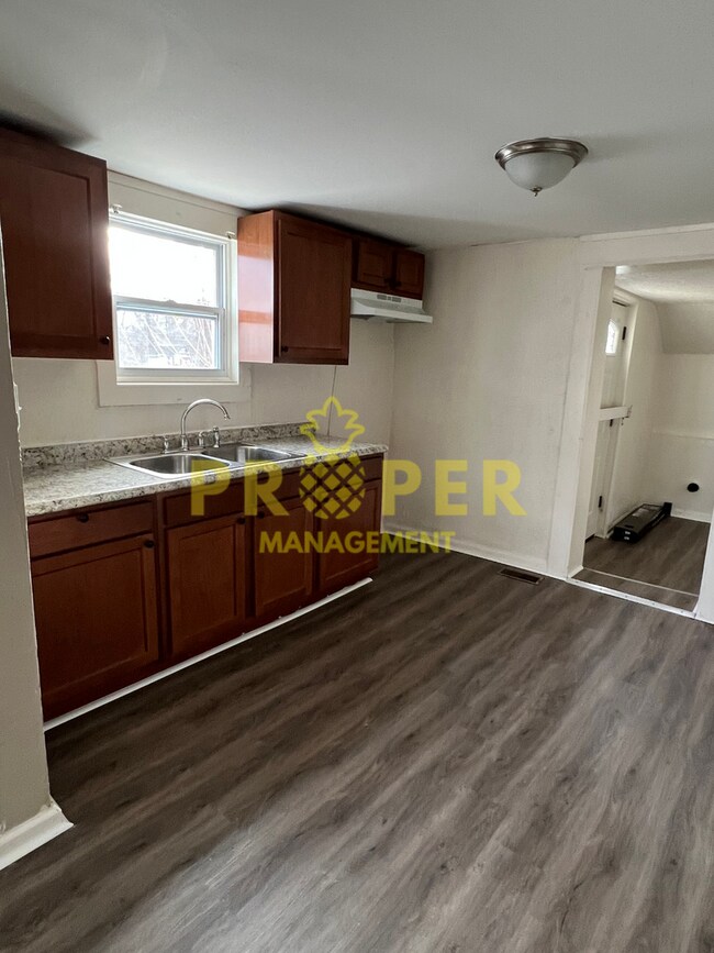 Foto del edificio - 2 bedrooms 1 bathroom house