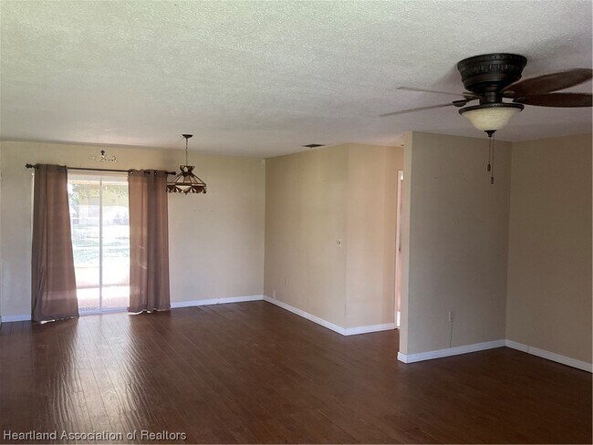 Building Photo - 106 Karola Dr